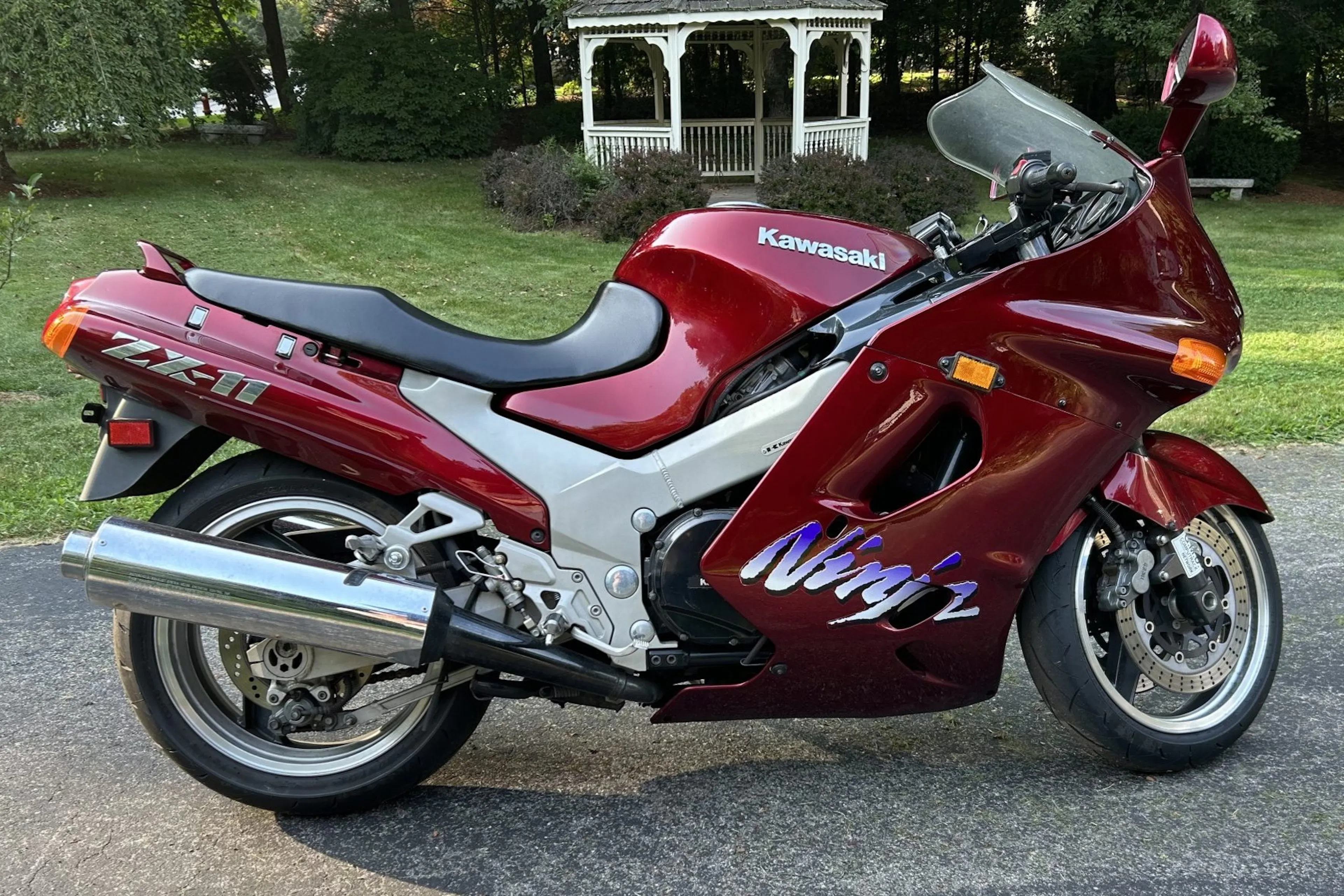 バイク 1100 1996 Kawasaki ZX1100-D4 Ninja ZX11 Base | Hagerty Valuation Tool®